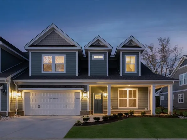 225 Creek Front Ln, Suffolk, VA 23435