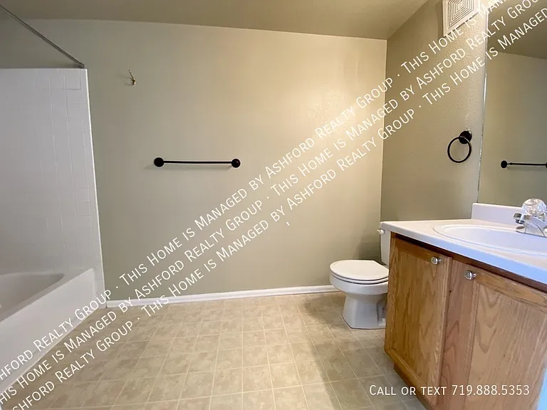 464 Ellers Grv — Photo 26