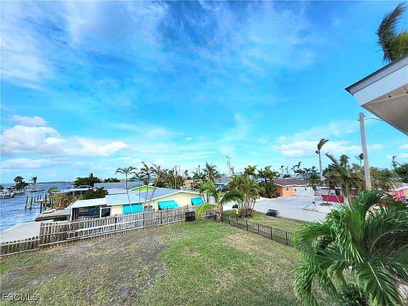 5th image of 2596 Bayshore Dr