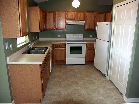 2nd image of 3689 Wellington Pl