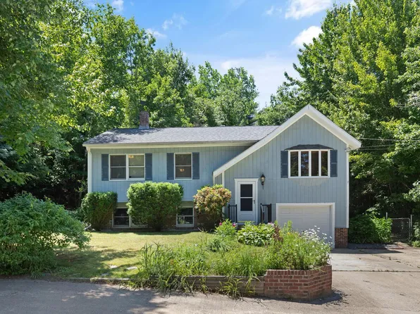 10 Brookfield Drive, Merrimack, NH 03054