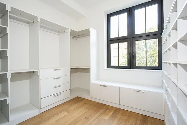 Rented by Bold New York | media 8