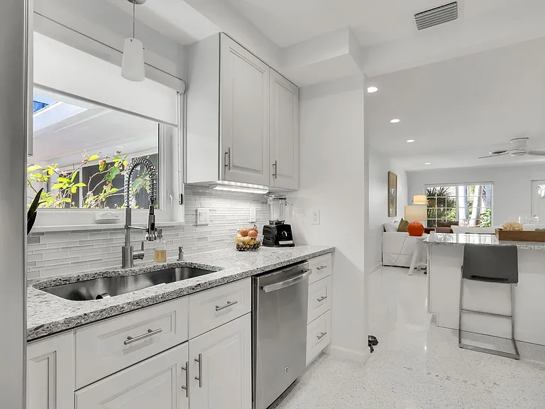 1012 Langer Way — Photo 9