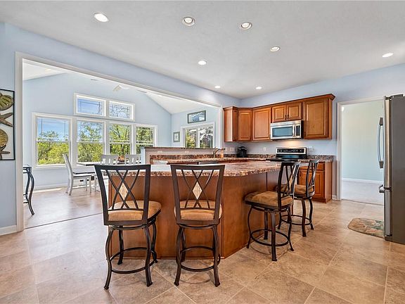 4th image of 268 Estates Dr