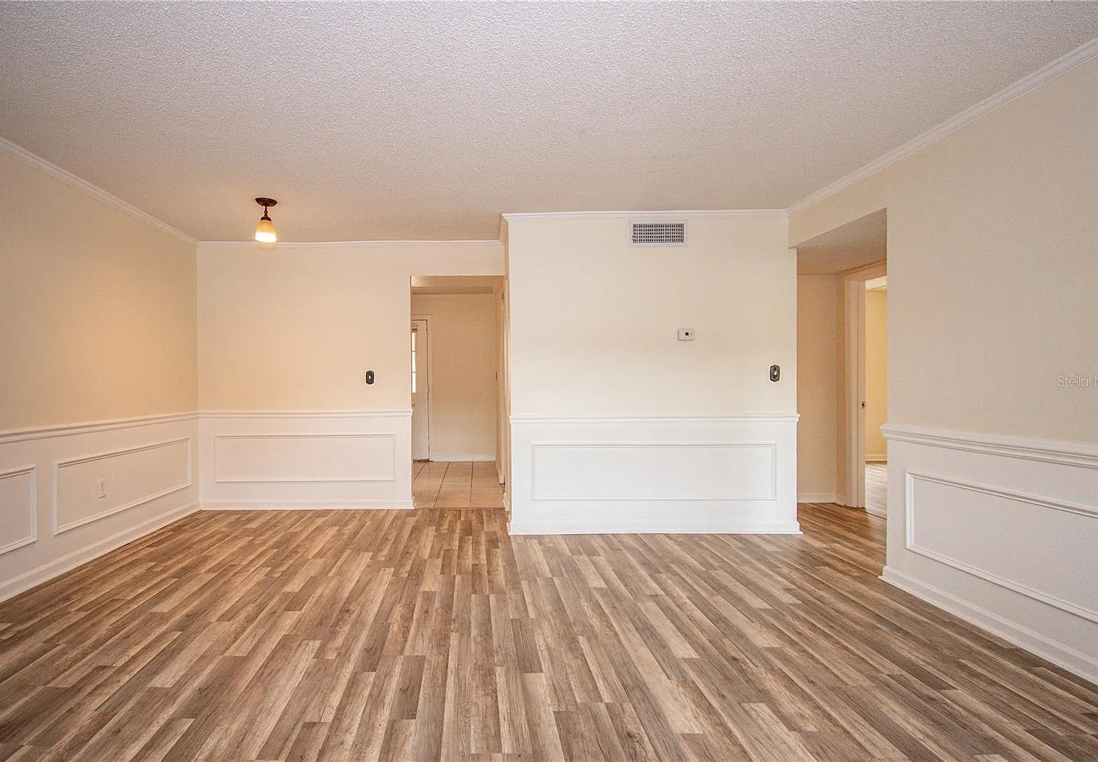 2 bed, 899 sqft, $1,525 — Photo 2