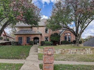 833 Shady Lake Dr, Bedford, TX 76021