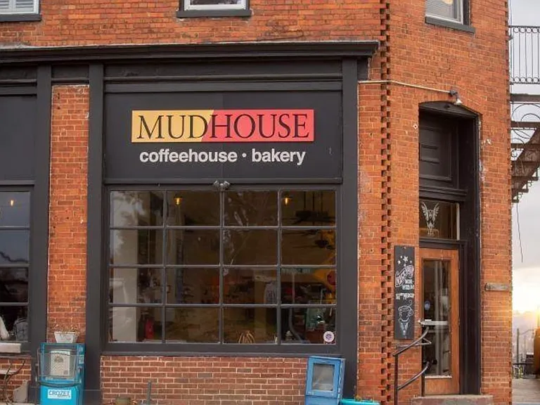 Crozet dowtown - Mudhouse Coffee