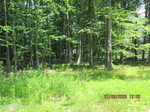 White Oak Dr #8, Tannersville, PA 18372