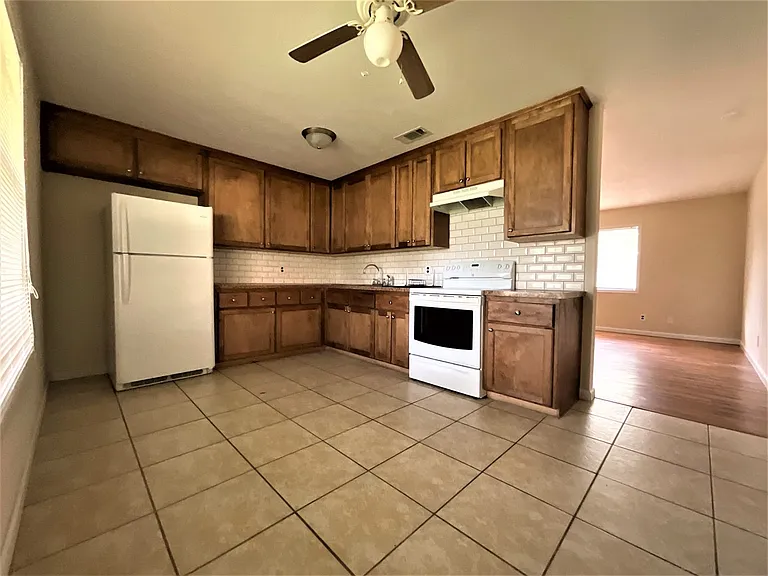 493 Nila Sue Dr — Photo 2