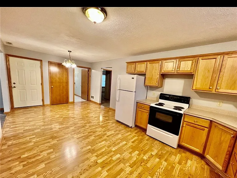 2919 Cliftmont Ave NE — Photo 12