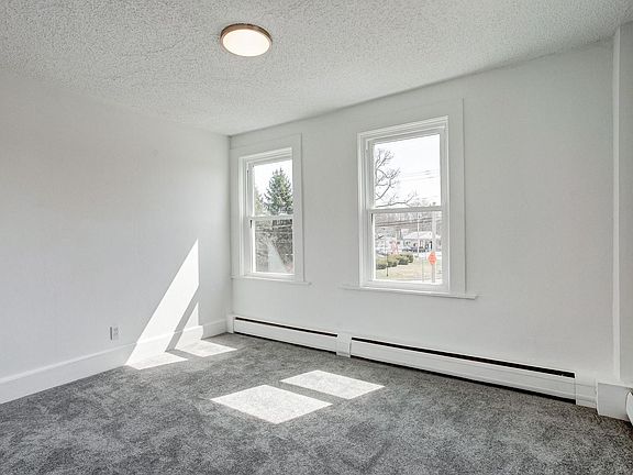 3rd image of 20 East St #3