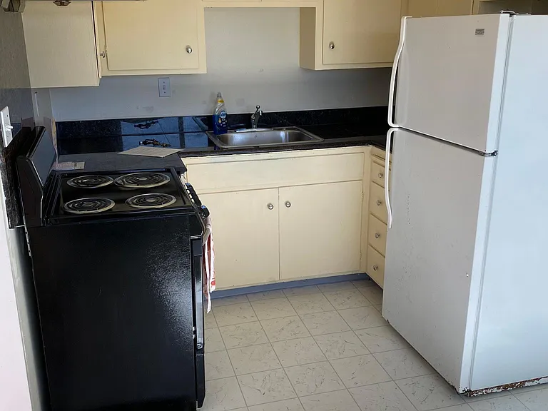 1528 Oxford St #3 — Photo 2
