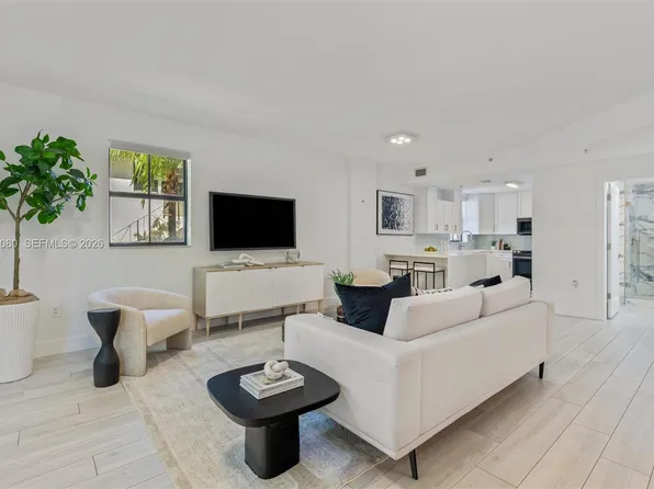 1650 Galiano St #Townhouse 15, Coral Gables, FL 33134