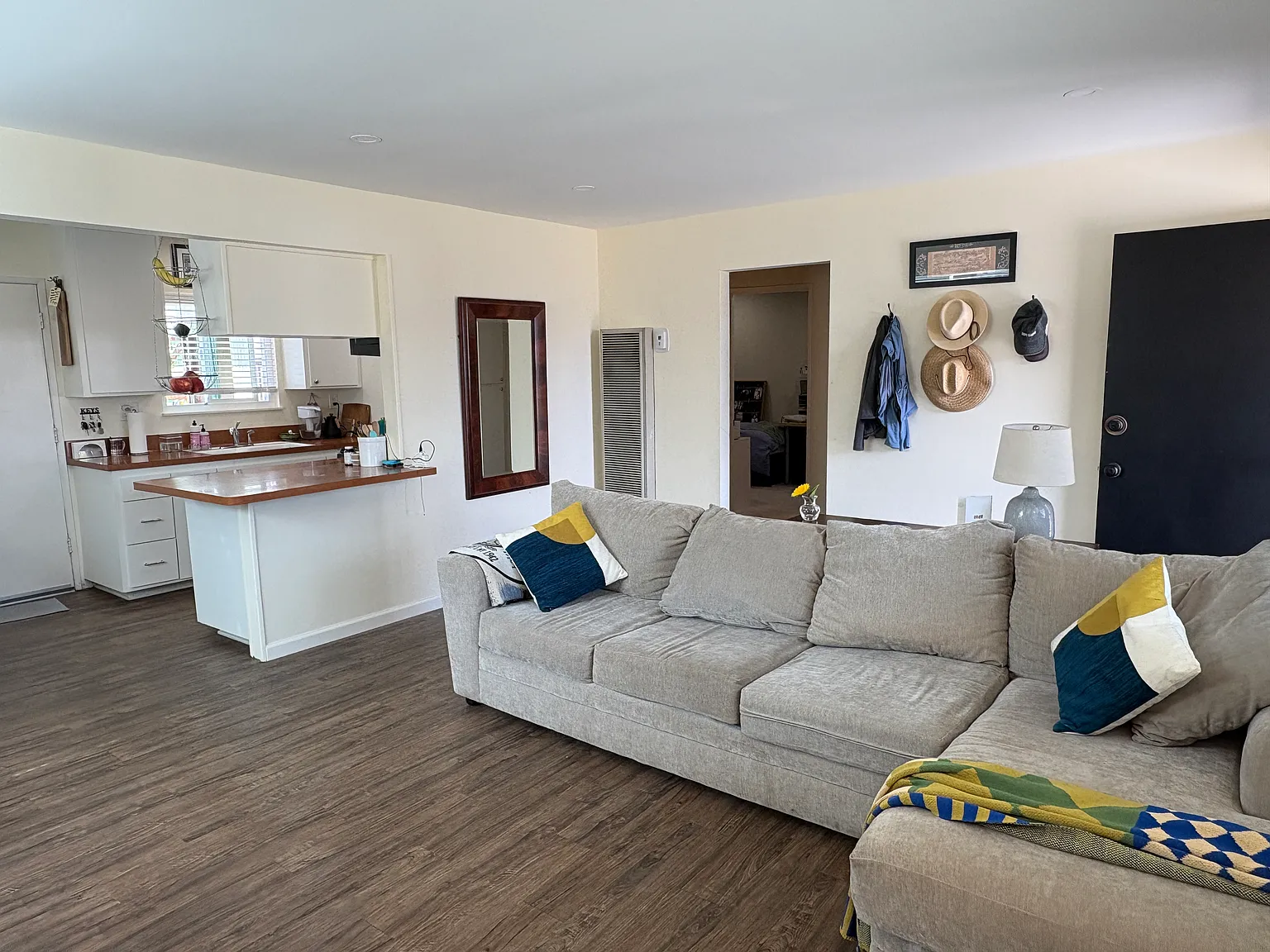2 bed, 800 sqft, $2,900 — Photo 1