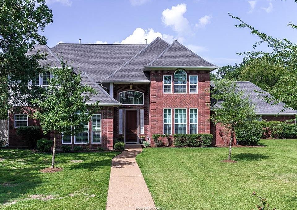 1st image of 2905 Camille Dr