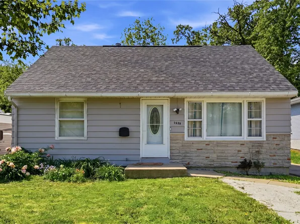 1529 E Ave NW, Cedar Rapids, IA 52405