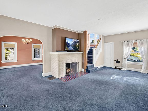 3rd image of 3655 Mapleway Dr