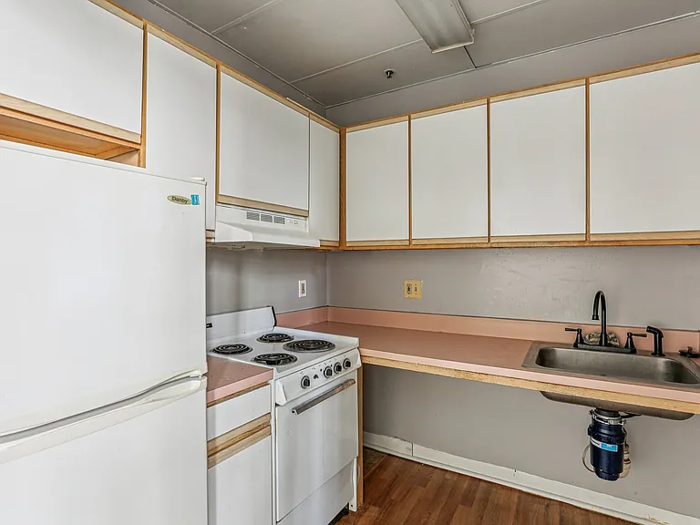Peabody Apartments — Photo 26