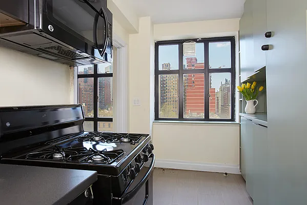 Sold by Compass | media 7