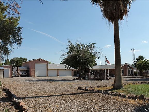 2nd image of 1584 E South Drive