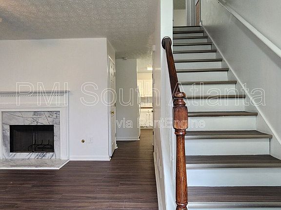 2nd image of 588 Hunnicutt Rd SE
