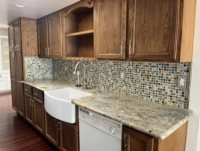 291 Janet Ave — Photo 5