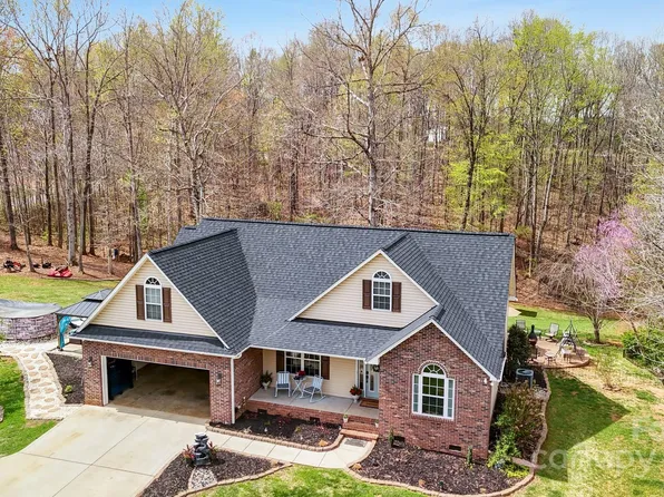 306 Bluegill Ln, Statesville, NC 28625