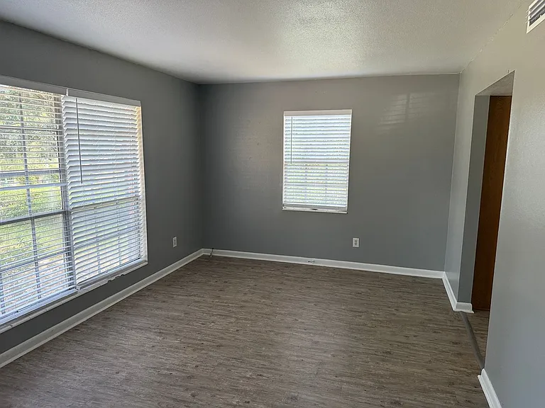 1100 Carissa Dr — Photo 12