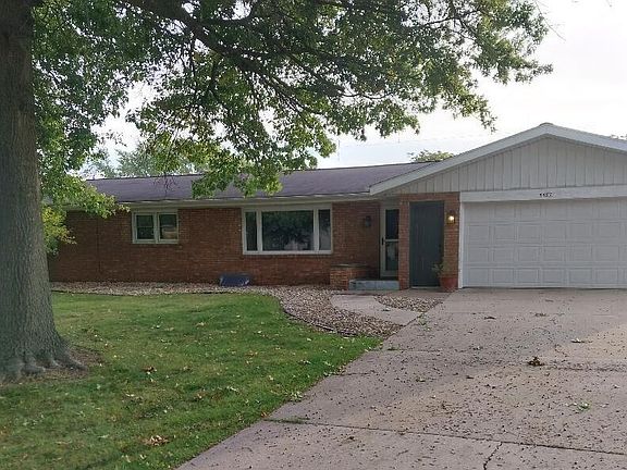 2nd image of 5587 Dennis St