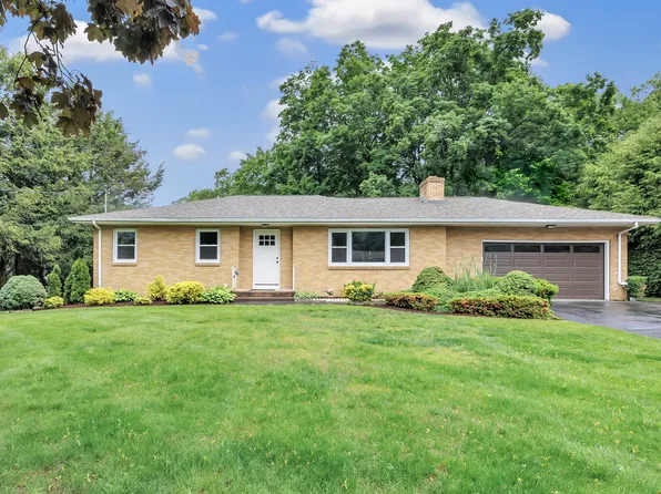 325 River Road, Hamden, CT 06518