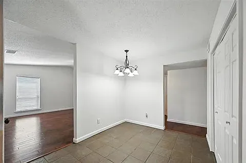 2733 E Wentwood Dr — Photo 15