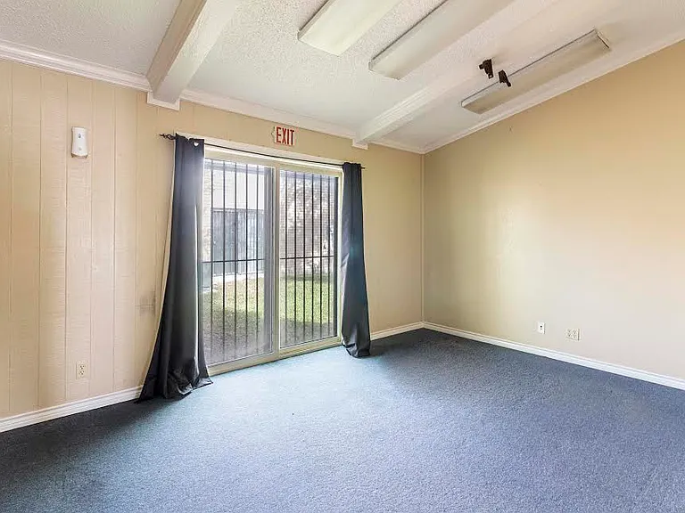 2390 Central Blvd #Y — Photo 4