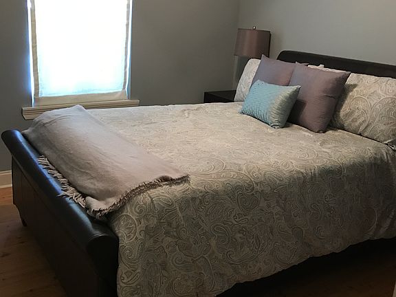 3rd image of 411 Shoal Dr