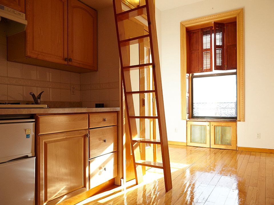 1st image of 319 W 75th St APT 4A