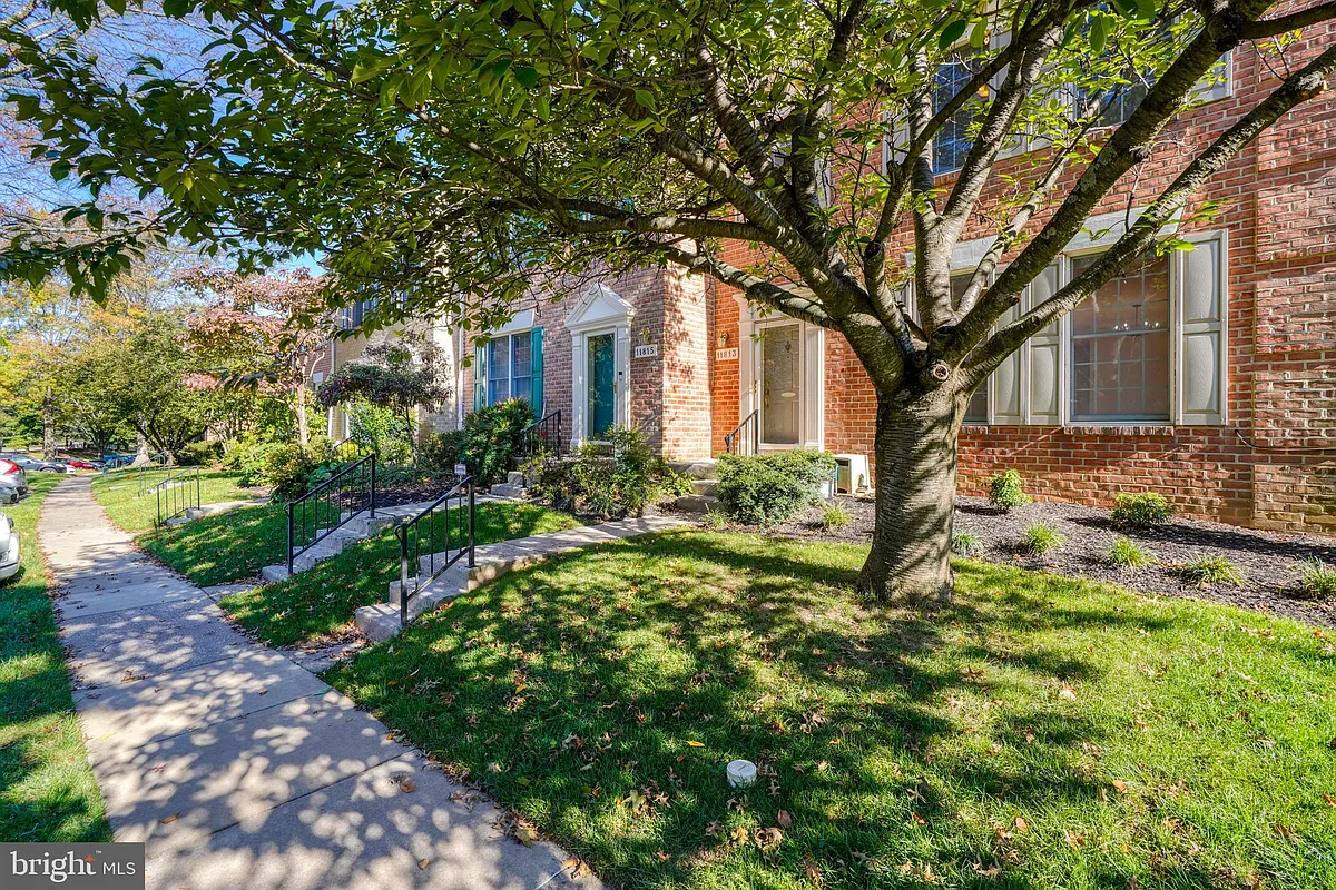 Building Photo - 11813 Sherbourne Dr