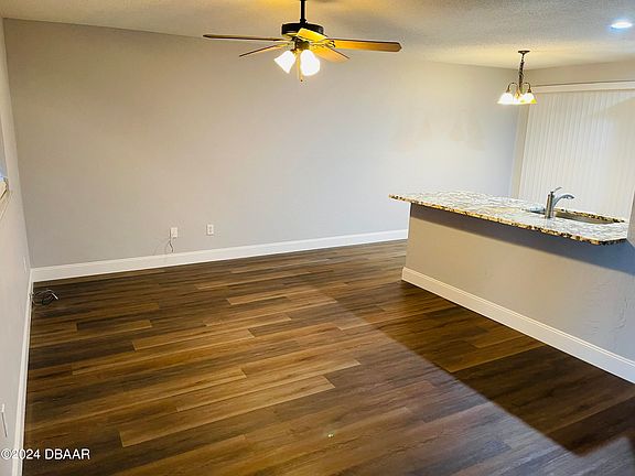 3rd image of 323 Cavanah Dr
