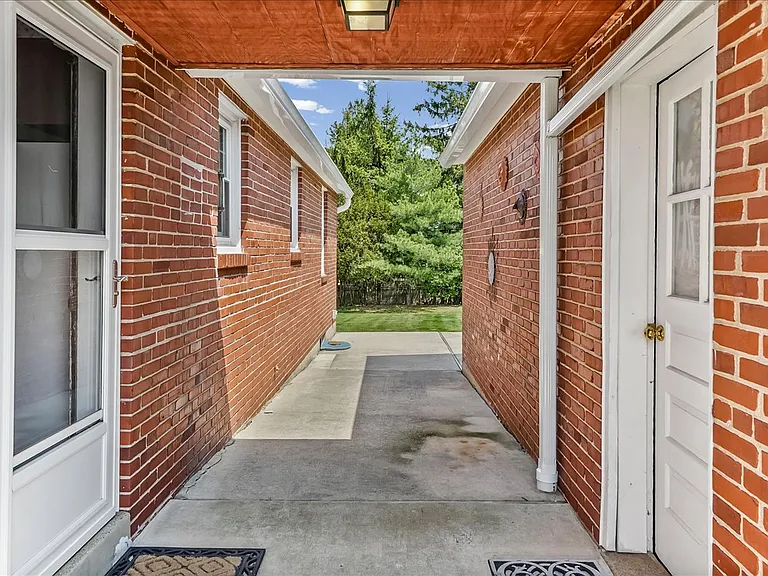 2653 Brierwood Rd — Photo 30