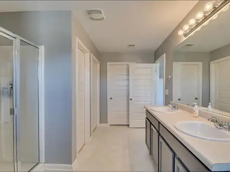 Dietrich Ln — Photo 9