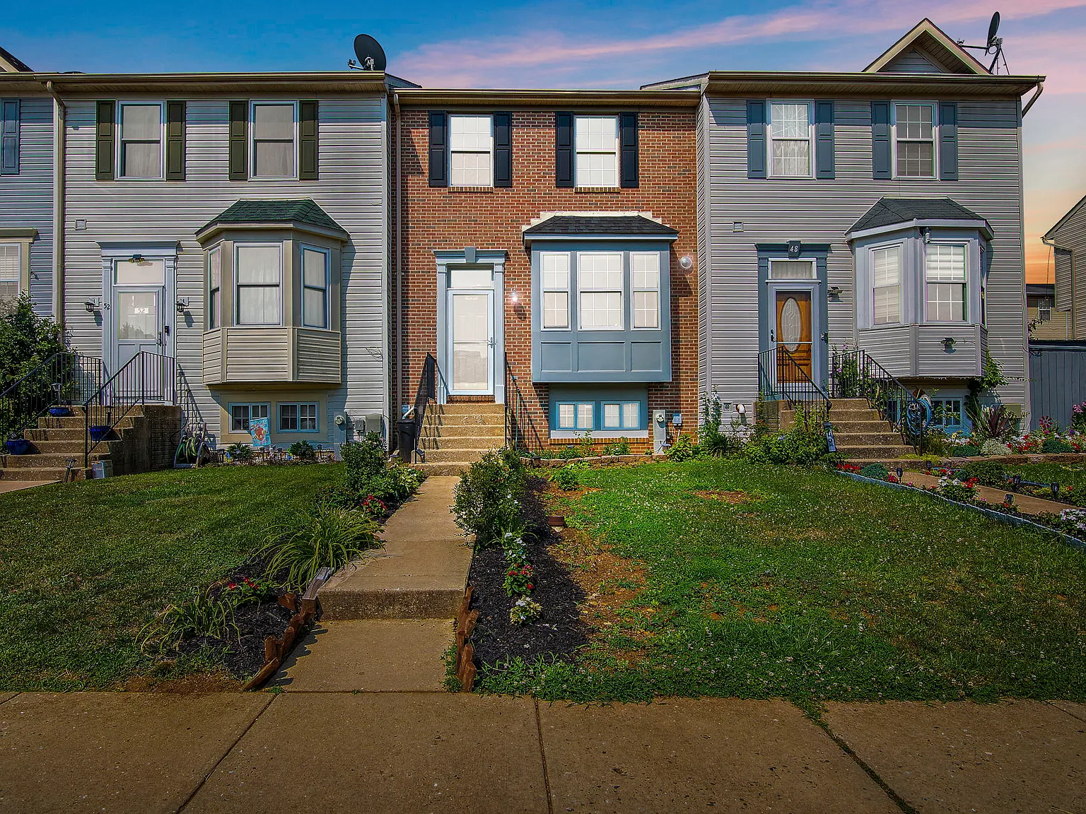 3 bed, 1936 sqft, $2,500 — Photo 1