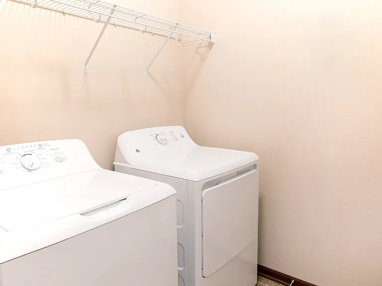 Prairie Pointe Student Living — Photo 7