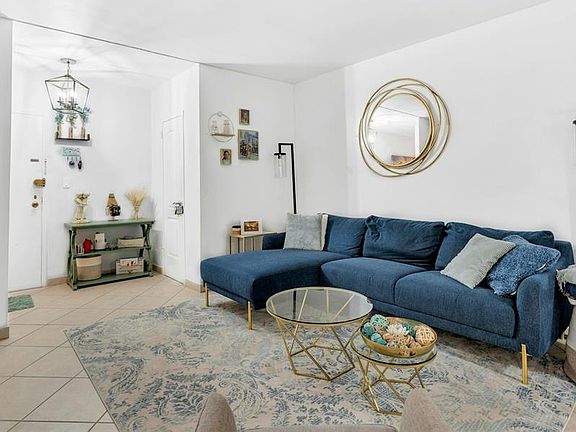 4th image of 1375 River Rd