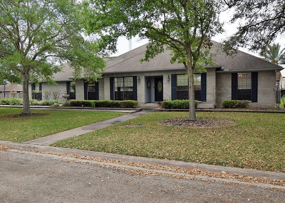 1st image of 204 Royale Dr