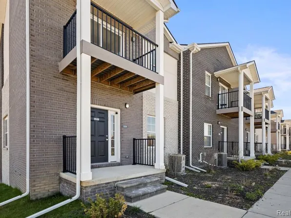 3227 Lohr Rd, Ann Arbor, MI 48108