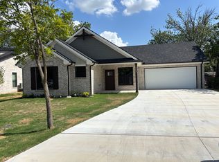 512 Marshall St, Sanger, TX 76266