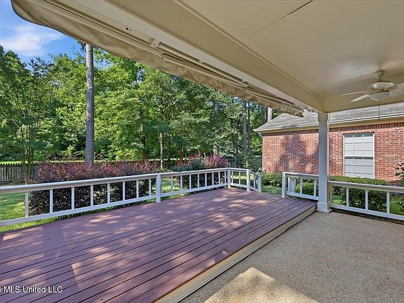 3rd image of 383 Pinewood Ln