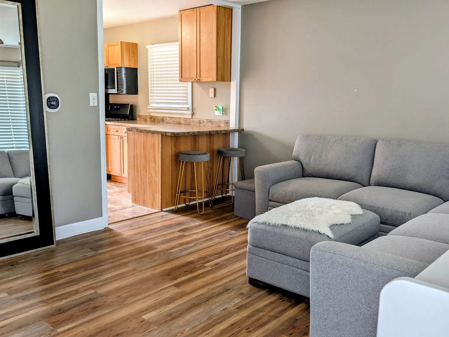2 bed, 800 sqft, $1,600 — Photo 4