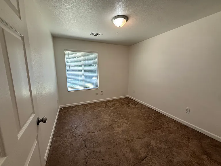 4316 Illinois Ave — Photo 20