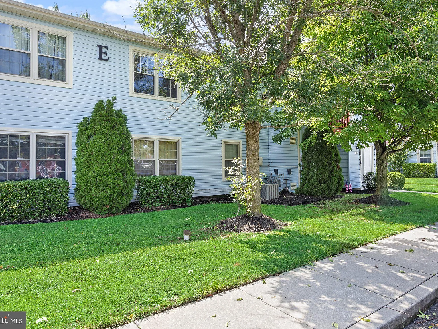 2 bed, 2.0 bath, 1086 sqft, $2,300 — Photo 1