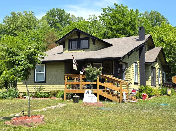 48 Fisher St, Andrews, NC 28901