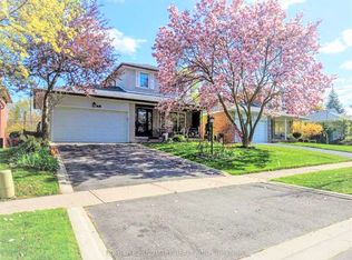 7 Mango Dr, Toronto, ON M2K2E9